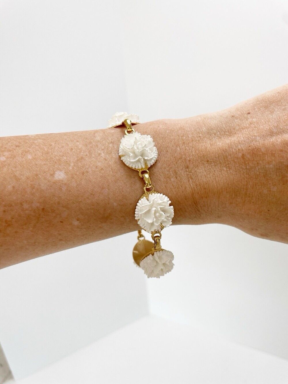 Vintage Carved White Plastic Floral Link Bracelet